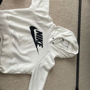 White nike womens cropped hoodie